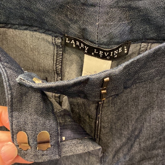 Larry Levine stretch Low rise jeans Size 4 32 in inseam - Picture 3 of 11